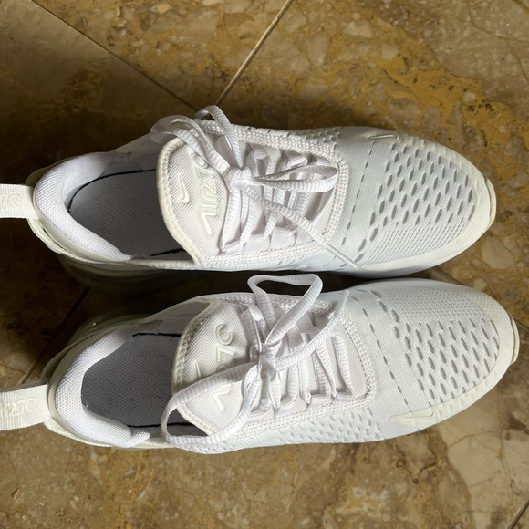 NIKE AIR MAX 270 - Picture 7 of 9